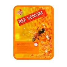 MAY ISLAND REAL ESSENCE MASK PACK BEE VENOM МАСКА-САЛФЕТКА ДЛЯ ЛИЦА ПЧЕЛИНЫЙ ЯД, 25МЛ May Island Real Essence Bee Venom Mask Pack – это тканевая маска с пчелиным ядом. Маска включает в себя экстракт пчелиного яда, основным компонентом которого является пептид, состоящий из 26 аминокислот, которые способствуют удержанию влаги в клетках, что позволяет надолго сохранить свежесть кожи, стимулируют метаболизм клеток, заживляют и восстанавливают поврежденные ткани, замедляют старение клеток, защищают кожу от воздействия ультрафиолета. Пчелиный яд стимулирует выработку кератиноцитов, ответственных за снижение чувствительности к факторам окружающей среды, оказывает стимулирующее влияние на выработку эластина и коллагена, от которых напрямую зависит обновление и упругость эпидермиса и дермы. Экстракт пчелиного яда поддерживает Вашу кожу в оптимальном состоянии, делая ее упругой и эластичной, разглаживает видимые мелкие морщины и замедляет старение клеток.